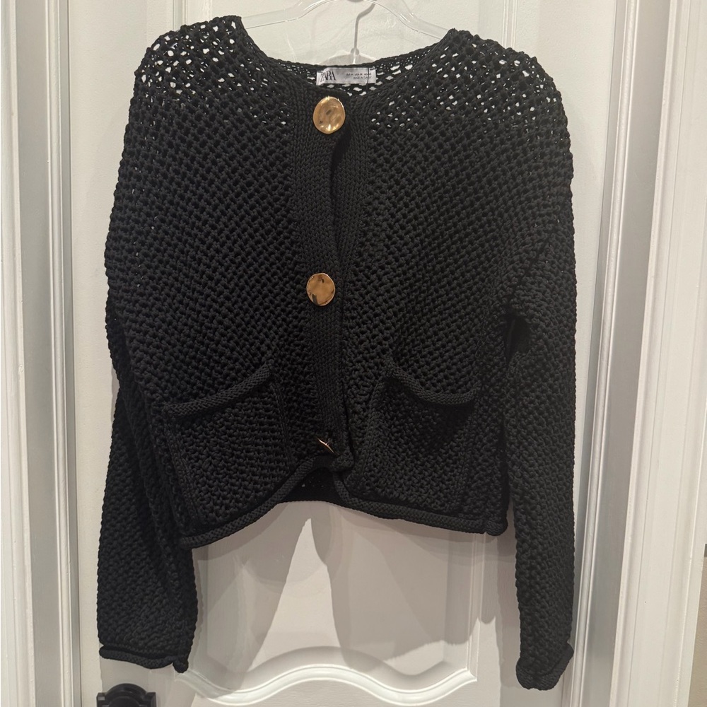 ZARA Black Chunky Knit Cropped Cardigan Gold Button Size M NEW W/ TAGS